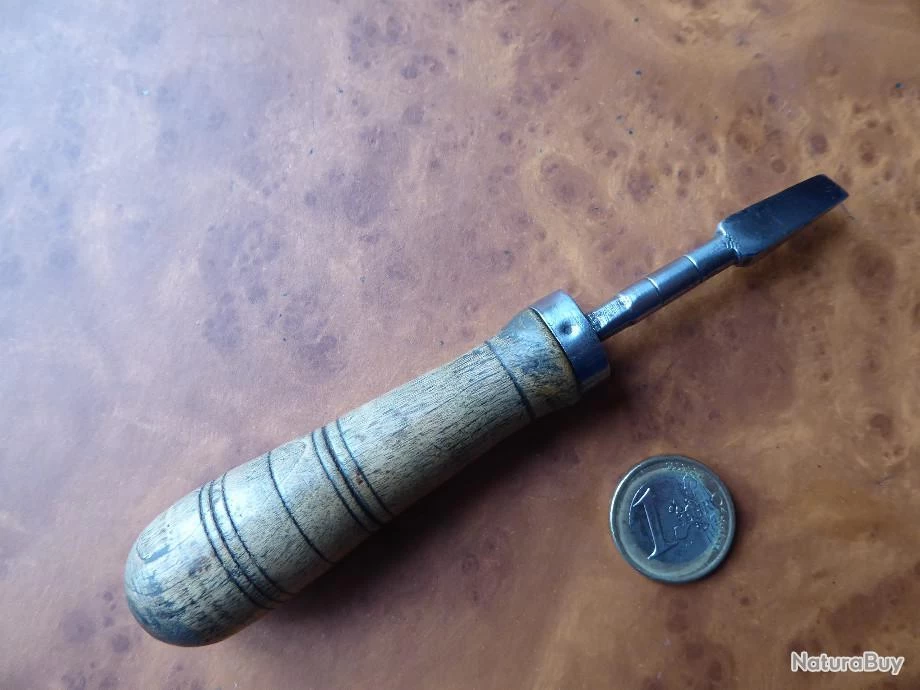 Petit Tournevis Manche Bois Virole Laiton Panne De 7 Mm (pour Coffret De Pistolet Ou Arme Ancienne) 1 Petit Tournevis Manche Bois Virole Laiton Panne De 7 Mm (pour Coffret De Pistolet Ou Arme Ancienne)