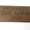 Panneau "PROPRIETE SOUS ALARME 24/24" Format 98 X 200 Mm Fond CUIVRE