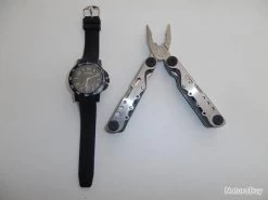 Bricolez Avec Coffret Pinces Multifonctions Et Montre ( Noir Et Alu ) 13 Bricolez Avec Coffret Pinces Multifonctions Et Montre ( Noir Et Alu ) -Des outils pour votre vie. 00005 Bricolez avec Coffret Pinces Multifonctions Montre Noir Alu