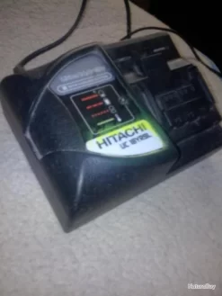 Chargeur De Batterie 18Volts Hitachi 9 Chargeur De Batterie 18Volts Hitachi -Des outils pour votre vie. 00005 Chargeur de batterie 18Volts Hitachi