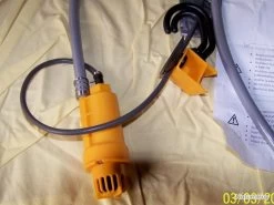 DOUCHETTE D'EXTERIEUR NOMADE "MIDLAND" POUR NETTOYER VOS BOTTES OU RAFRAÎCHIR VOS CHIENS 16 DOUCHETTE D'EXTERIEUR NOMADE "MIDLAND" POUR NETTOYER VOS BOTTES OU RAFRAÎCHIR VOS CHIENS -Des outils pour votre vie. 00006 DOUCHETTE D EXTERIEUR NOMADE MIDLAND POUR NETTOYER VOS BOTTES OU RAFRAiCHIR VOS CHIENS